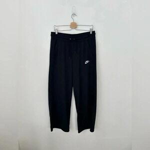 Nike wide leg elastic waistband relax  fit jogger pant